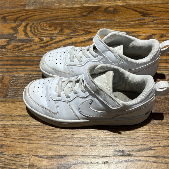 Nike White Sneakers 3Y Girls - Picture 4 of 7
